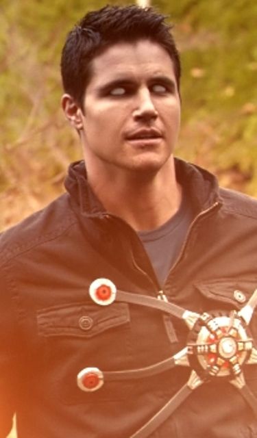 Ronnie Raymond a.k.a. Firestorm played by Robbie Amell. Introduced in season one of CW's "The Flash." Raymond Aesthetic, Ronnie Raymond, Robbie Amell, Killer Frost, Atomic Structure, Supergirl And Flash, Dc Legends Of Tomorrow, Digimon Adventure, The Flash