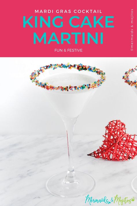 King Cake Martini, King Cake Martini Recipe, Cake Vodka Drinks, Cake Martini Recipe, Dessert Martini, Paradise Bar, Cake Martini, Mardi Gras Cocktails, Mardi Gras Drinks