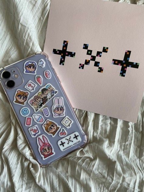 Phone Case Painting, Clear Phone Case Design, Case Painting, Kpop Phone Cases, Txt Aesthetic, Vintage Phone Case, Creative Iphone Case, Diy Iphone Case, Kawaii Phone Case