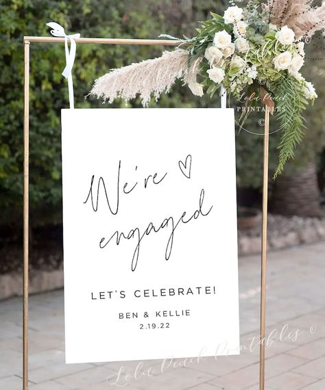 Engagement Party Centerpieces, Small Engagement Party, Engagement Party Bbq, Engagement Party Brunch, Outdoor Engagement Party, Engagement Party Decorations Diy, Engagement Party Sign, Engagement Brunch, Backyard Engagement Parties