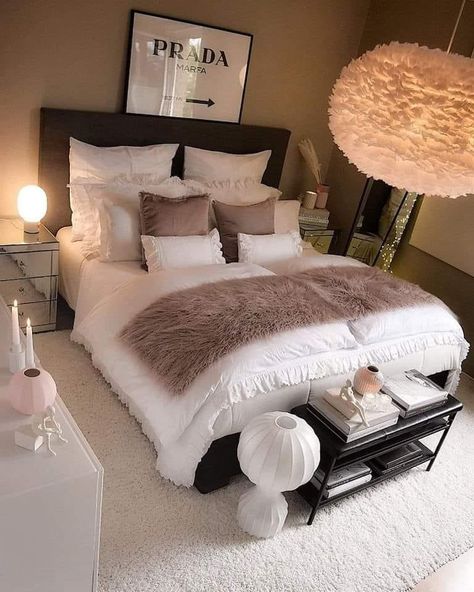 Idea Bilik Tidur, Reka Bentuk Bilik Tidur, Bedroom Decor On A Budget, Stylish Bedroom Design, Hiasan Bilik Tidur, Woman Bedroom, Teen Bedroom Decor, Stylish Bedroom, Small Room Bedroom