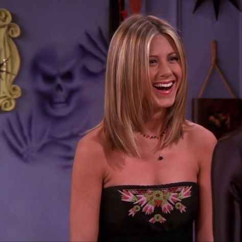 Jenifer Aniston 90s Hair, Jennifer Aniston Hair Friends, Rachel Friends Hair, Pics Of Friends, Jennifer Aniston Hair Color, Rachel Green Hair, Rachel Haircut, Rachel Hair, Jennifer Aniston Hair