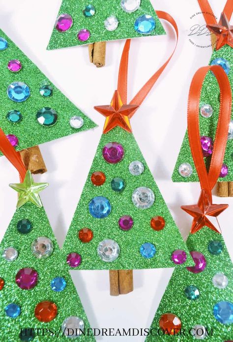 Crafts Eyfs, Diy Christmas Ornaments For Kids, Kids Christmas Crafts Ornaments, Stick Ornaments, Ornaments Diy Kids, Christmas Ornaments For Kids, Ornaments For Kids, Easy Christmas Ornaments, Diy Christmas Ornaments Easy