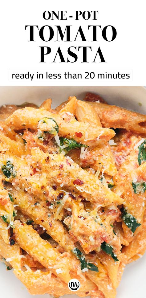 This easy one-pot tomato basil pasta recipe with ricotta requires only one pot, minimal effort, and it’s ready in less than 20 minutes. #pastarecipes #onepotmeals #quickandeasydinnerrecipes #onepotpasta #easydinnerrecipes Recipe With Basil, Pasta With Ricotta, Recipe With Ricotta, Resep Oatmeal, Tomato Pasta Recipe, Tomato Basil Pasta, Quick Pasta, Vegetarian Pasta Recipes, Ricotta Recipes