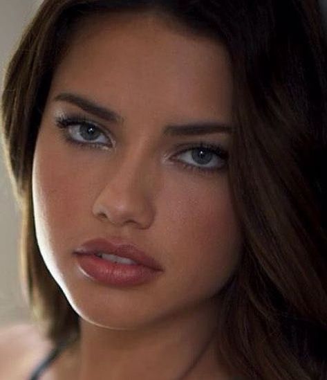 Adriana Lima Face, Adrian Lima, Adriana Lima Makeup, Adrina Lima, Bombshell Makeup, Adriana Lima Style, Adriana Lima Young, Makeup Vs No Makeup, Angel Makeup