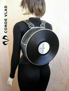 Vinyl Record Projects, Record Bag, Vinyl Record Crafts, Unusual Handbags, Record Crafts, Old Records, Upcycled Bag, Vinyl Record Art, Recycled Projects