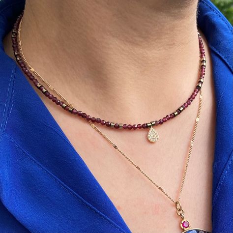 ★ Natural Stone (Garnet) ★ Garnet Beaded Chain (16 inches) ★ Gold Plated ★ Adjustable chain (16-17 inches) Jewel School, Fork Jewelry, Micro Mosaic Jewelry, Asymmetrical Earrings, Diamond Jewelry Designs, Garnet Necklace, Jewelry Stone, Diy Accessories, Necklace Gift