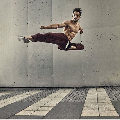 Flying Kick Martial Arts Poses, Drawing Reference Poses Male, Flying Kick, Poses Male, Underwater Portrait, Action Pose Reference, Male Pose Reference, Portrait Photography Men, Anatomy Poses