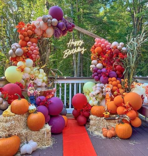 Autum Decorations Birthday, Fall Balloon Garland Ideas, Fall Fest Balloon Arch, Fall Balloons Garland, Fall Balloon Backdrop Ideas, Fall Color Balloons, Pumpkin Patch Balloon Garland, Fall Festival Balloon Decor, Fall Party Decor Ideas