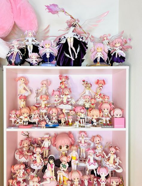 (Not mine) Madoka Room Decor, Madoka Magica Collection, Anime Shrine Bedroom, Character Shrine, Tent Room, Geek Room, Kawaii Outfit Ideas, Madoka Kaname, Dream Bedroom Inspiration