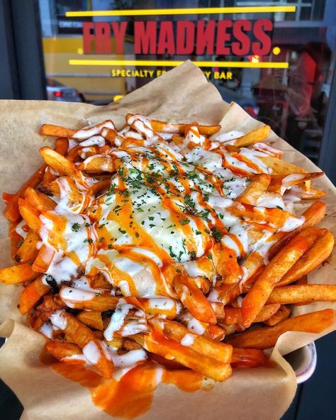 FRY MADNESS on Instagram: “It’s finally Fryday so come on by and celebrate with us and grab yourself some Buffalo Chicken Wing Fries 🍗🍟 We’re open til 3AM‼️ . . .…” Buffalo Chicken Wing, Buffalo Chicken Fries, Buffalo Fries, Buffalo Chicken Wings, Fried Chicken Wings, Chicken Wing, Smash Burger, Always Hungry, Two Worlds