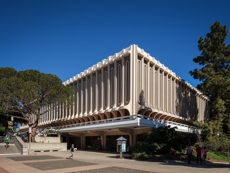 Precast House, Uc Irvine, Building Modern, Urban Design Concept, Brutalism Architecture, Modernist Architecture, Urban Landscape Design, Hotel Concept, Architecture Sketchbook