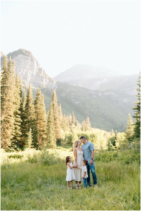 Provo Canyon Family Photography - Davis Shaunie Sullivan Photography, best photographers in Utah, Utah family photographers, Utah family photo locations, Utah photographers, Utah photography mini sessions, Photographers Salt Lake City, Photographers Utah County, Mountain photography locations, summer photos family, cream photo outfits family, neutral family outfit ideas, Alpine Loop family photos, summer pictures family, Provo Canyon Family Pictures, Provo Canyon family Photography locations Utah Family Photos, Family Outfit Ideas, Albion Basin, Cream Photo, Alpine Loop, Family Photos With Baby, Photography Mini Sessions, Utah Family Photographer, Family Pic