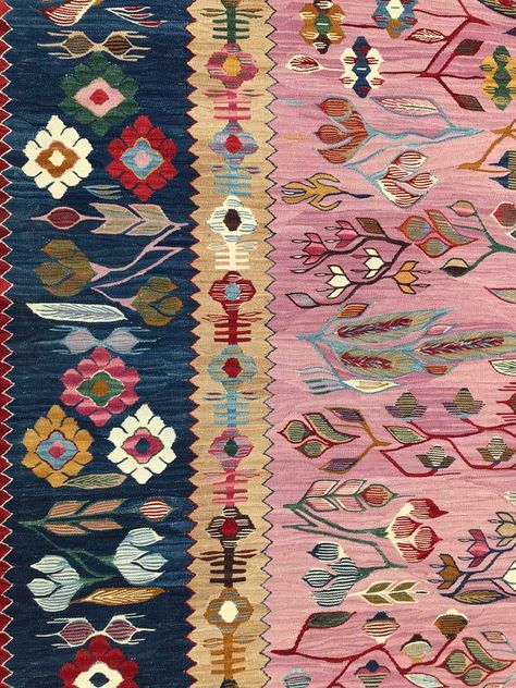 Kilim Pattern Design, Pretty Candy, Pink Floor, Candy House, House Deco, Art Deco Rugs, Pink Home Decor, Natural Area Rugs, Eclectic Rugs