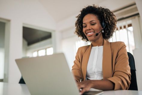 5 Experts Share CX Insights For National Customer Service Week Customer Service Strategy, Customer Service Week, It Service Management, Managed It Services, Graphic Design Business, Customer Retention, Business Technology, Business Leader, Female Entrepreneur