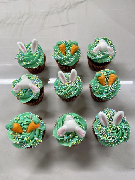 Bunny Ear Cupcakes, Bunny Butts, Easter Cake Decorating, Easter Cups, Cupcakes Fondant, Carrot Cupcakes, Easter Food, Cake Central, Decorating Videos