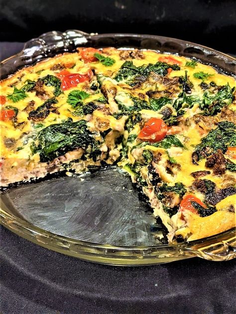 No Crust Quiche, Broccoli Quiche Recipes, Quiche Recipes Crustless, Vegetable Quiche Recipes, Sausage Quiche, Savoury Tarts, Veggie Quiche, Mushroom Quiche, Vegetable Quiche