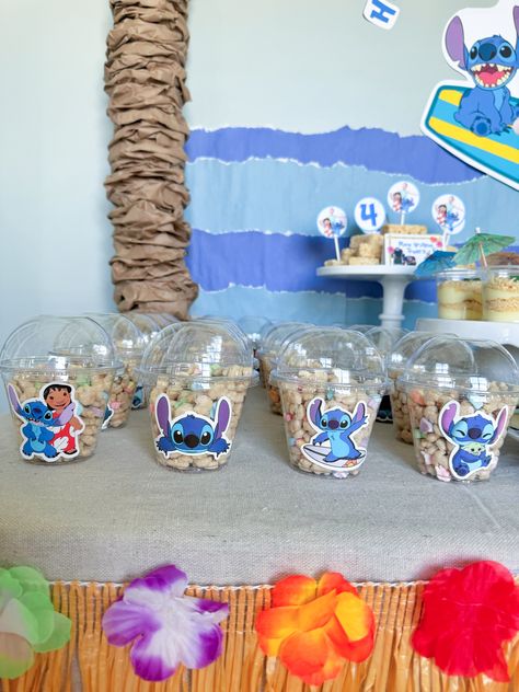 Lilo And Stitch Centerpiece Ideas, Stitch Birthday Party Ideas For Boys, Stitch Bday Party, Stitch Birthday Party Ideas, Stitch Bday, Birthday Stitch, Stitch Birthday Party, Birthday Party Ideas For Boys, Stitch Birthday