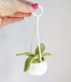 Hands of Zeal: Mini Plant Hanger Crochet Pattern Crochet Plant Hanger, Plant Hanging, Crochet Car, Crochet Cactus, Pola Amigurumi, Crochet Plant, Fun Crochet Projects, Crochet Keychain, Plant Pattern