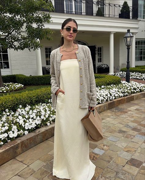 Chic European Style Outfit, Modest Party Outfit, Neutral Fashion Minimalist, Spring Fashion Aesthetic, Chic Feminine Style, Clean Makeup Look, Confetti Tour, Modest Summer Fashion, Baguio