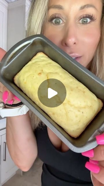 559 likes, 33 comments - devotionnutrition on August 27, 2023: "The Devotion protein loaf craze continues! Try this lemon loaf recipe for yourself 🤤🍋⬇️ Ingredients 1 scoop Devotion Angel food cake protein 2 tbsp coconut flour 2 tbsp almond flour 1/4 c almond milk 1 whole egg 1/2 cup egg whites 1 tbsp lemon pudding mix 1 tbsp lemon zest 1 squeeze of lemon juice 1 tsp baking powder 🍞Makes 2 mini loaves. ⏲️Bake loaves 350 for 25 min Icing 1/4 c Angel food cake 1 tsp swerve confectioners suga Devotion Nutrition Angel Food Cake Recipes, Lemon Protein Pudding, Devotion Angel Food Protein Recipes, Devotion Protein Recipes, Devotion Nutrition Recipes, Devotion Protein Powder Recipes, Devotion Recipes, Protein Loaf, Macro Ideas