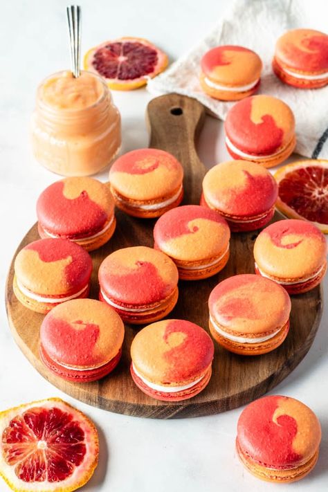 Textured Macarons, Citrus Macarons, Classy Cookies, Orange Macarons, Blood Orange Curd, French Macaroon Recipes, Tacos Recipes, Orange Curd, Citrus Desserts