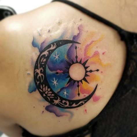 Tattoo Sonne, Moon Sun Tattoo, Sun And Moon Tattoo, Tattoo Henna, Moon Tattoo Designs, Inspiration Tattoos, Sun Tattoos, Disney Tattoo, Geniale Tattoos