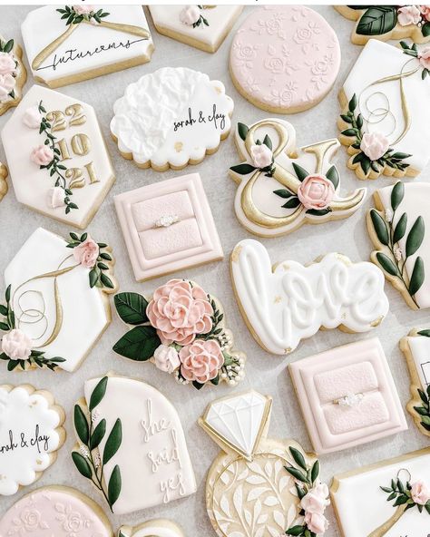 Bridal Shower Cookies Decorated Floral, Wedding Cookies Decorated, Tea Party Cookies, Wedding Shower Cookies, Garden Party Bridal Shower, Bridal Cookies, Bridal Shower Desserts, Blush Bridal Showers, Bridal Shower Inspo