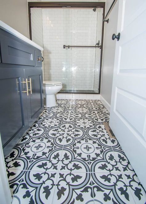 Bathroom Flooring Ideas Pattern, Blue Bathroom Flooring, Blue Pattern Tile Bathroom, Small Navy Bathroom, Patterned Bathroom Floor Tiles, Pattern Bathroom Floor, Black And White Tile Bathroom, Bathroom Floor Tile Patterns, Blue Tile Floor