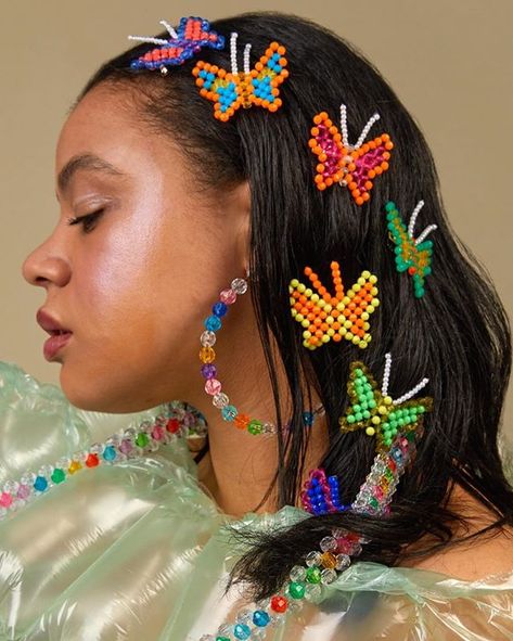 Susan Alexandra Teen Vogue Fashion, Susan Alexandra, Anting Manik, Rave Style, Fairytale Fashion, Quirky Fashion, Teen Vogue, Pony Beads, Beaded Hoops