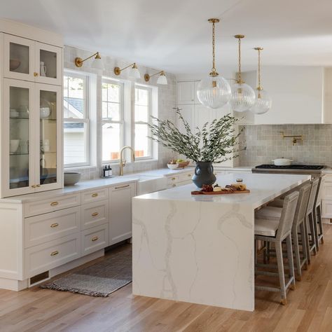 Pantry/kitchen/mudroom redo • Instagram California Cool Kitchen, Californian Kitchen, House Fixtures, Neutral House, Kitchen Mudroom, Trendy Kitchen Design, Kitchen Renovation Inspiration, Bath Trends, Kitchen 2024