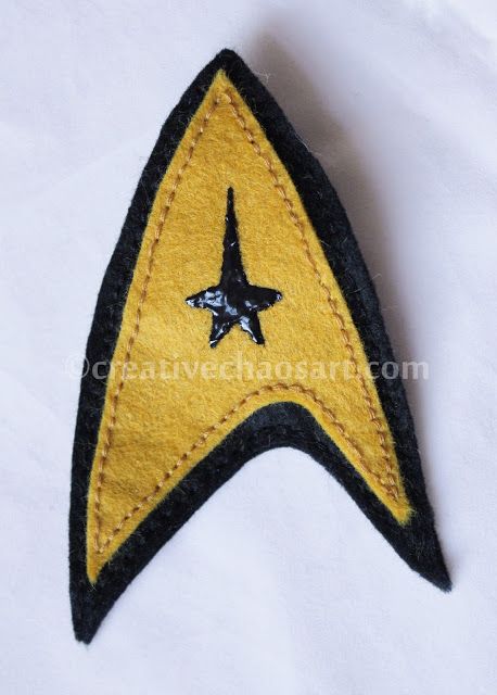 Felt badge brooch Star Trek Badge, Xmas Bulbs, Star Trek Party, Star Trek Pin, Easy Gifts To Make, Chaos Art, Diy Seasonal Decor, Superhero Dolls, Creative Chaos