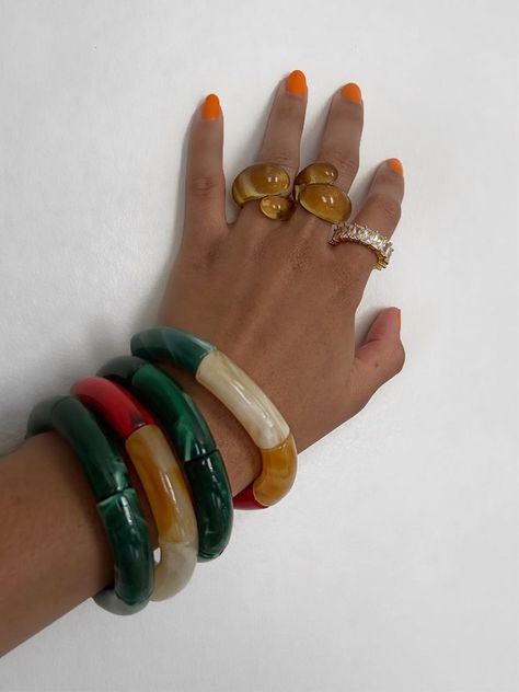 Acrylic Bangles, Jewelry Bangles, Earthy Jewelry, Resin Bracelet, Acrylic Jewelry, Jewelry Accessories Ideas, Dope Jewelry, Chunky Jewelry, Jewelry Fashion Trends