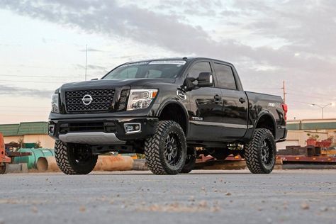 2017 Nissan Titan, Rough Country Suspension, Nissan Terrano, Nissan Titan Xd, Nissan Sunny, New Nissan, Nissan Titan, Gasoline Engine, Lifted Trucks