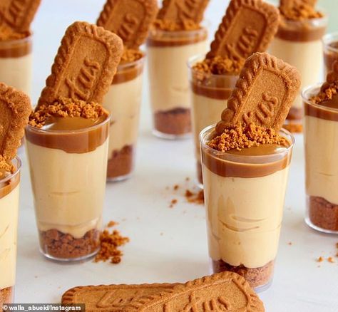 Biscoff Mousse, Biscoff Recipes, Dessert Cups Recipes, Mini Dessert Recipes, Mini Dessert Cups, Two Ingredient, Lotus Biscoff, Mousse Recipes, Edible Gifts