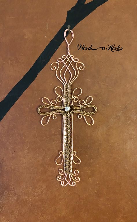 Wire wrapped cross Tutorial rosary copper wall decoration Christmas ornament Celtic Knot Jewelry, Wire Wrapped Stone Jewelry, Wire Wrap Jewelry Designs, Wire Wrapped Jewelry Diy, Wire Jewelry Tutorial, Handmade Jewelry Tutorials, Wire Wrapping Stones, Wire Jewelry Designs, Handmade Wire