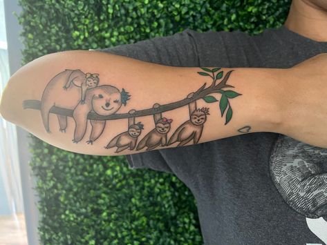 Mama sloth tattoo Sloth Family Tattoo, Sloth Tattoos For Women, Tiny Sloth Tattoo, Sloth Tattoos, Sloth Tattoo, Sloth Sleeping, Mother Tattoos, Tattoos Women, Leg Tattoos Women