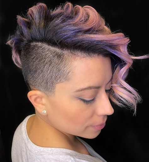 Undercuts For Women, Side Shaved Hair, Side Cut Hairstyles, Shaved Bob, Side Shaved, Hair Cut Ideas, Bob Ideas, Shaved Side, Undercut Bob