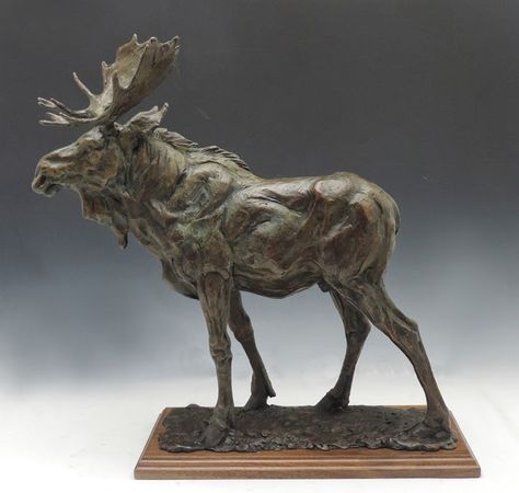 Moose Sculpture, Kansas City Art Institute, Kansas City Art, Easy Clay Sculptures, Animal Statues, Ceramic Animals, Sculpture Clay, Animal Sculptures, Tag Art