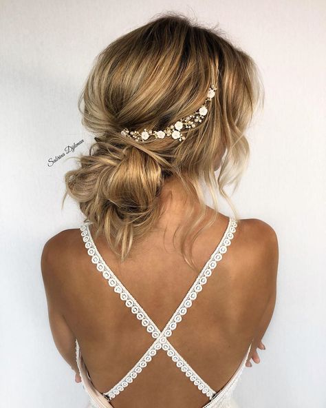 Hairstyles For Open Back Dress, Hairstyles For Backless Dress, Backless Dress Hairstyles, Updo Veil, Grad Hairstyles, Bridal Hairdo, Simple Prom Hair, Bridesmaid Hair Makeup, Wedding Hairstyles With Veil