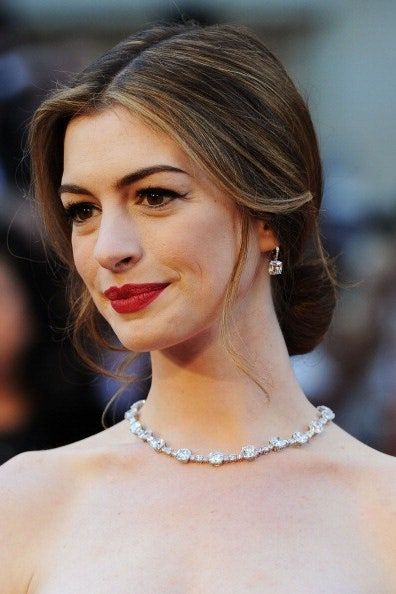 Anne Hathaway Hair, Loose Chignon, Chignon Updo, Sanggul Modern, Wedding Hairstyles And Makeup, Loose Buns, Low Chignon, Long Face Shapes, Classy Hairstyles