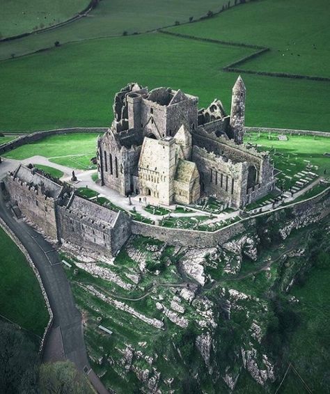 Bojnice Castle, Rock Of Cashel, Inveraray Castle, Hohenzollern Castle, Himeji Castle, Chateau Medieval, Foxes Photography, Sacred Architecture, Neuschwanstein Castle