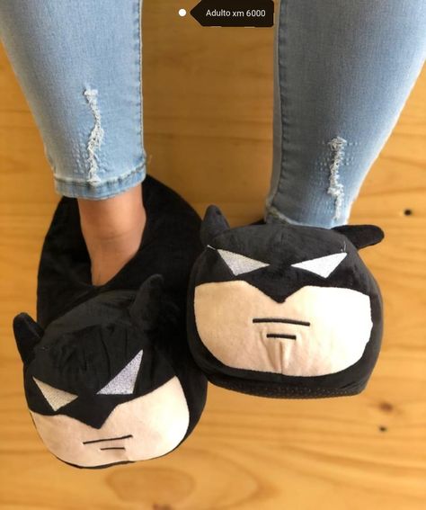 Jordan Gift, Teen Doctor, Batman Love, Crochet Feather, Batman Collectibles, Batman Pictures, White Ferrari, Im Batman, Shoe Inspo