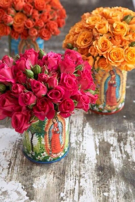 VdeG center peices Bouquet Champetre, Mexican Birthday Parties, Mexican Birthday, Mexican Party Theme, Fiesta Theme, Boda Mexicana, Mexican Decor, Mexican Party, Mexican Wedding