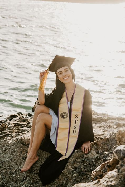 Beach Graduation Pictures, College Grad Pictures, Cap And Gown Pictures, Senior Photoshoot Poses, College Graduation Photoshoot, College Graduation Pictures Poses, Grad Photography, Graduation Photography Poses, Senior Portrait Poses