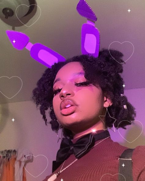 Chloe’💖 on Instagram: “Glamrock Bonnie!! ⭐️💜 . . . . . . Tags 🏷: #glamrockbonnie #fnaf #blackcosplayer #fnafsecuritybreach #glamrockbonniecosplay #bonniefnafsb…” Bonnie Halloween Costume Fnaf, Fnaf Bonnie Makeup, Bonnie Fnaf Costume, Fnaf Cosplay Bonnie, Glamrock Bonnie Cosplay, Fnaf Bonnie Cosplay, Bonnie Cosplay Fnaf, Bonnie Makeup, Bout Makeup