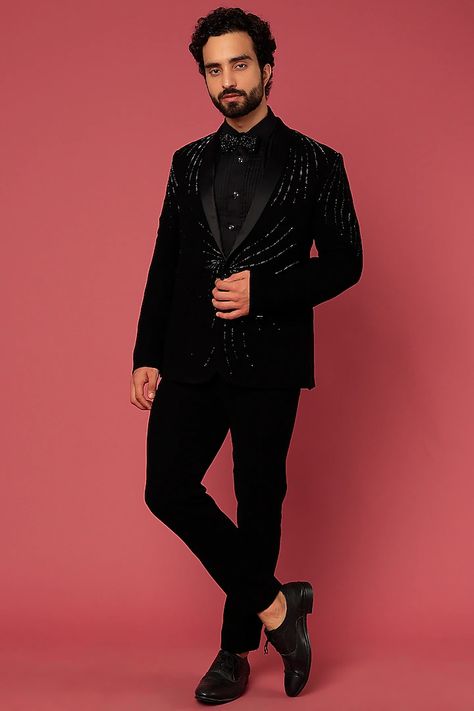 Black Hand Worked Tuxedo Set Design by Abees at Pernia's Pop Up Shop 2022 Suit For Man, Tuxedo Suit For Men, Designer Tuxedo, Black Tuxedo Suit, Jodhpuri Suits For Men, Men's Wedding Outfit, Function Dresses, Wedding Party Wear, Designer Suit