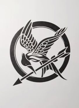 Hunger Games - Mockingjay tatto Mockingjay Tattoo Hunger Games, Hunger Games Embroidery, Hunger Games Mockingjay Symbol, Mockingjay Drawing, Mockingjay Tattoo, Hunger Games Symbol, Hunger Games Mockingjay Pin, Mockingjay Symbol, Hunger Games Logo