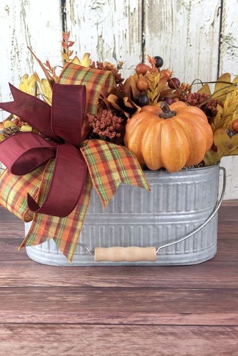 60 Easy Peasy and Cool Vintage Style DIY Fall Decorations using Dollar Store Items Thankful Decor, Thanksgiving Notes, Thanksgiving Table Settings Rustic, Thanksgiving Decorations Diy Table, Pumpkin Picture, Fall Stems, Thanksgiving Decorations Outdoor, Holiday Decor Thanksgiving, Pumpkin Centerpiece