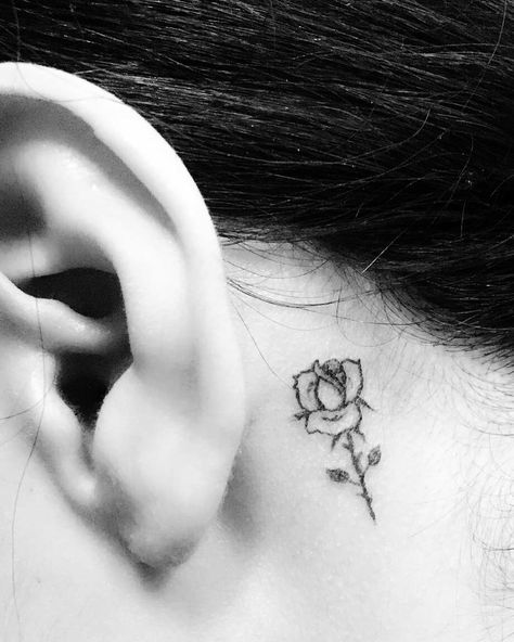 92.9 k mentions J’aime, 851 commentaires - Cindy Kimberly (@wolfiecindy) sur Instagram : "took it too far?" Rose Behind Ear Tattoo, Rose Behind Ear, Finger Rose Tattoo, Single Rose Tattoos, Small Rose Tattoo, Skeleton Hand Tattoo, Rose Tattoo Design, Tattoo Magazines, Large Tattoos